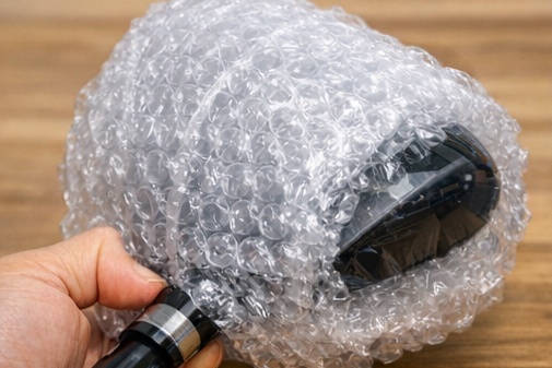 緩衝材のプチプチを積層巻きにして衝撃を分散