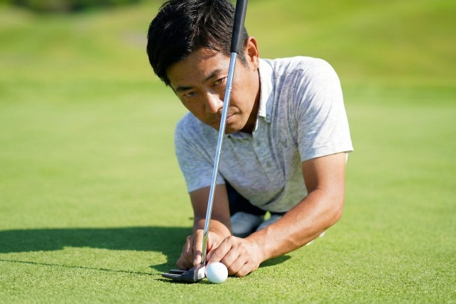 左目利きのプレーヤーに最適な構えやすさ