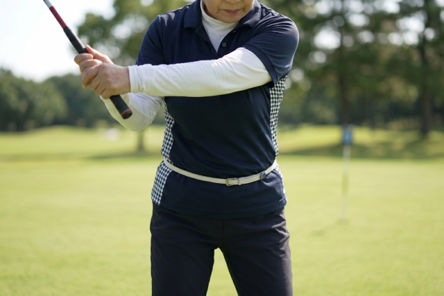 クラブの芯で正確にボールを捉えるための練習