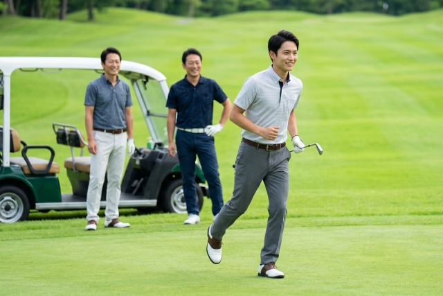 相手に敬意を伝えるための清潔感あるゴルフの服装